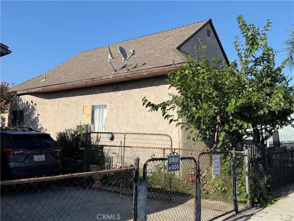4227 E Cesar E Chavez