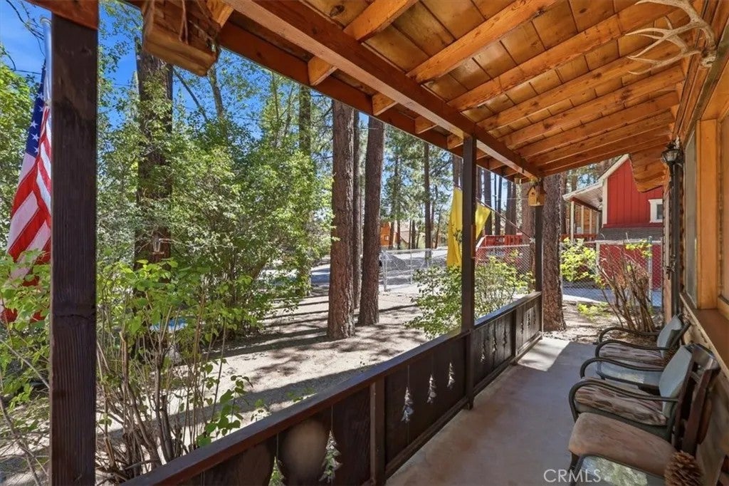 328 E Mojave