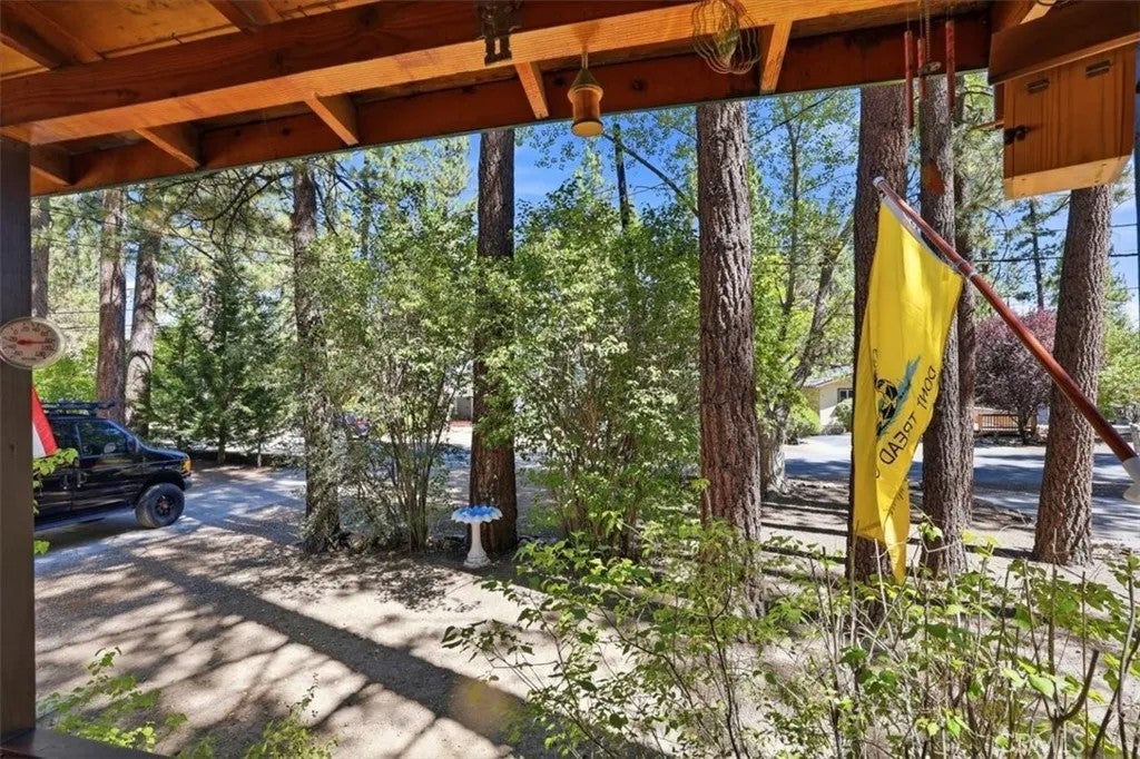 328 E Mojave