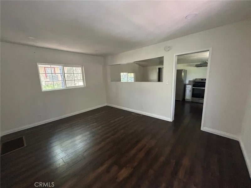 22951 Redwood