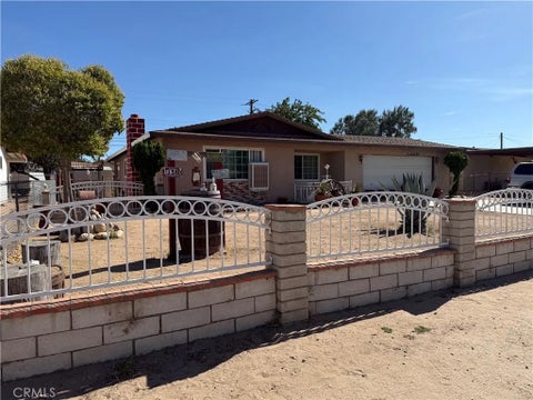 Photo of 16353 Pine Street, Hesperia, CA 92345 (MLS # HD26163962)