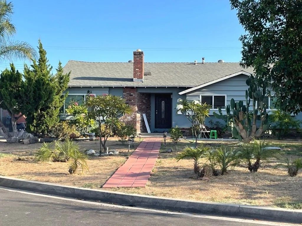 Photo of 1538 E Larkwood St, West Covina, CA 91791 (MLS # TR26005293)