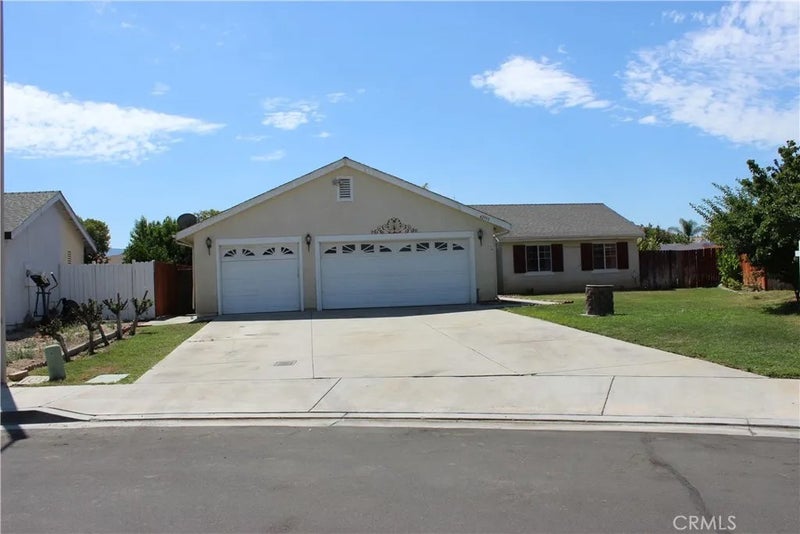 42933 Woodside Court