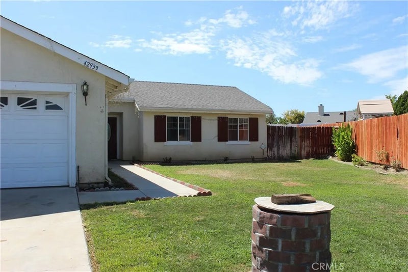 42933 Woodside Court