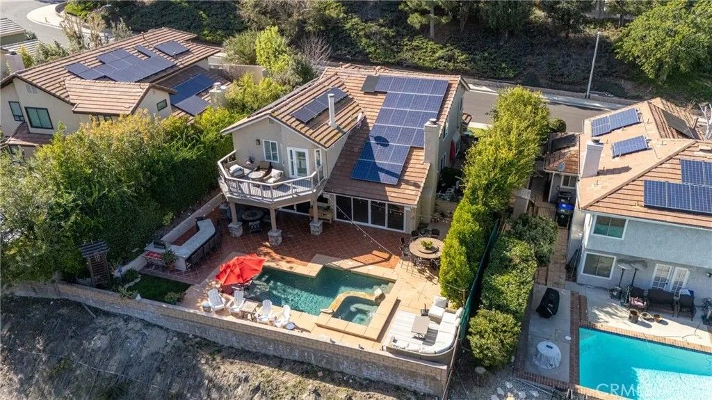 Photo of 24224 Creekside Drive, Newhall, CA 91321 (MLS # SR26022472)