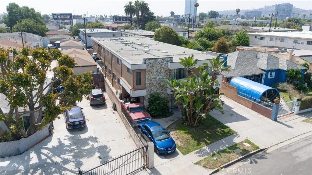 Photo of 2614 S Garth Ave, Los Angeles, CA 90034 (MLS # PW26016254)