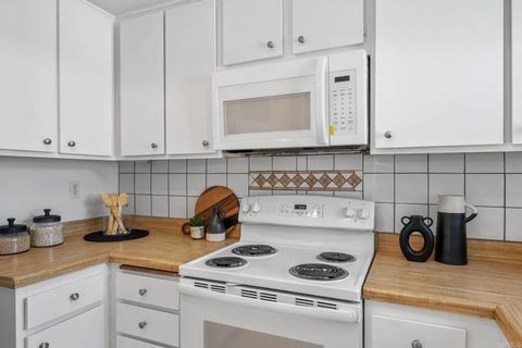 Tiny photo for 3468 Los Mochis Way, Oceanside, CA 92056 (MLS # NDP2510256)