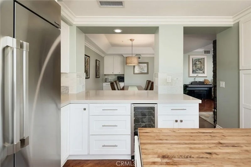 4165 Warner #101