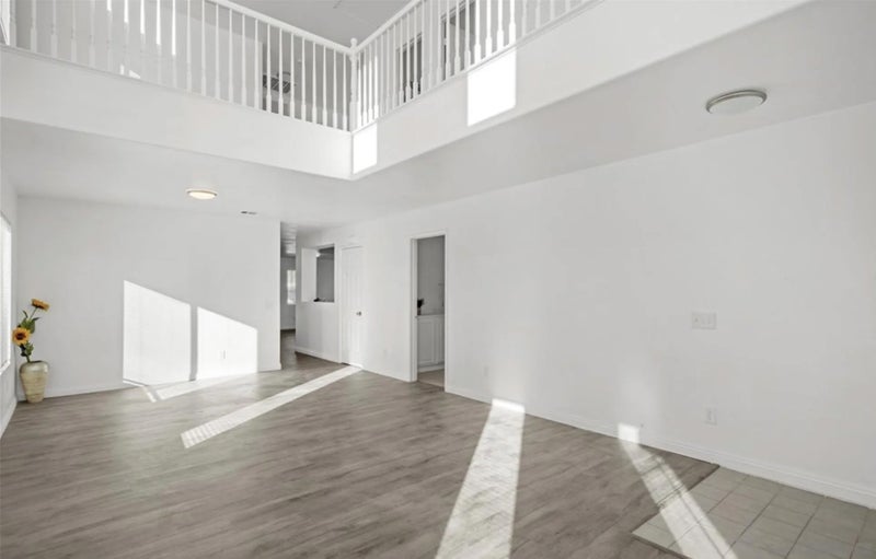 4190 Rainbow View Way