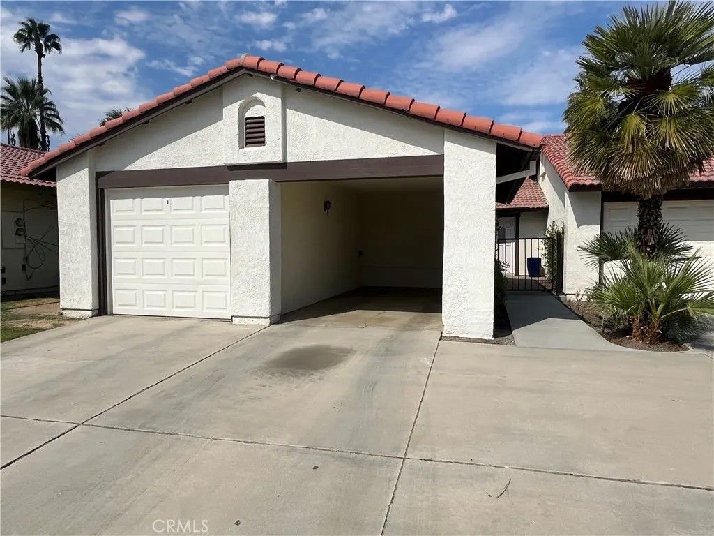 Photo of 43342 Callaway Court #B, Palm Desert, CA 92260 (MLS # OC26119060)