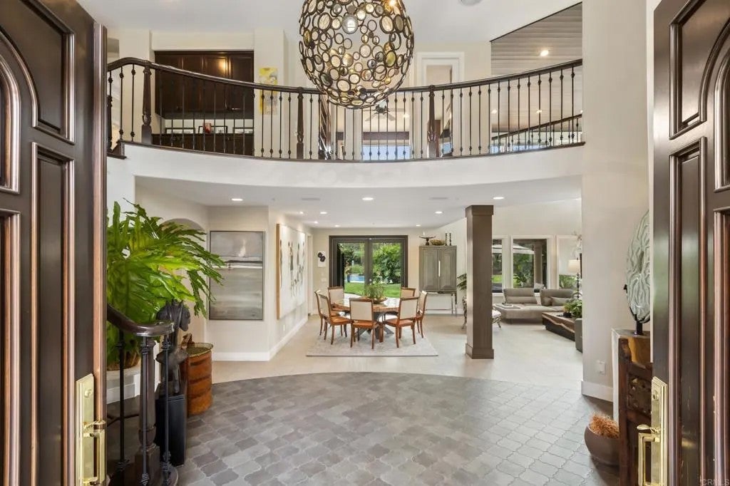 6805 FARMS VIEW