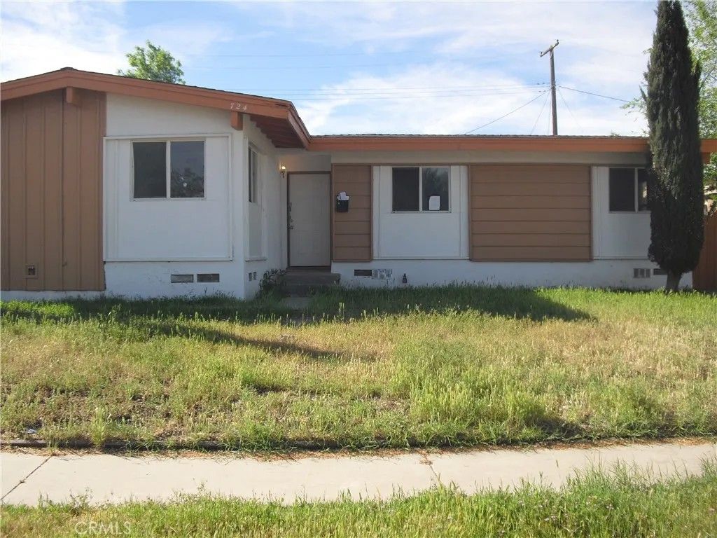 Photo of 724 W Avenue H10, Lancaster, CA 93534 (MLS # SR26067654)
