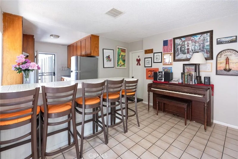 256 W 14th