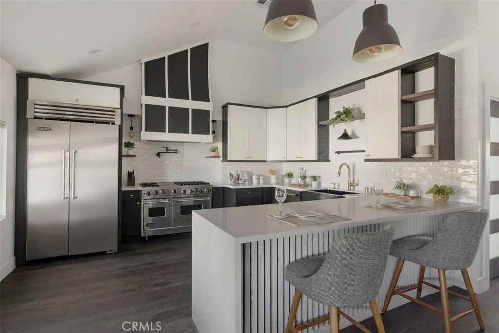 Photo of 2842 W Avenue 33 Ave, Los Angeles, CA 90065 (MLS # WS26006416)