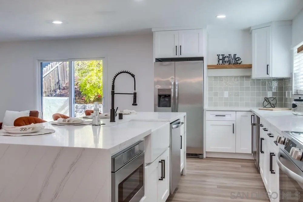 13113 Calle De Las Rosas