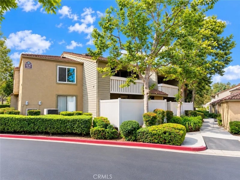 83 Town and Country Road 137