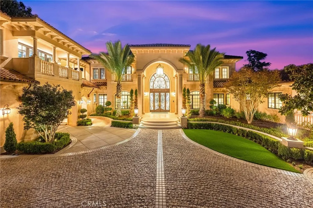100 Palm Hill Lane