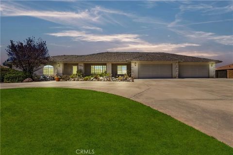 Tiny photo for 12846 Quail Vista, Apple Valley, CA 92308 (MLS # DW25244231)