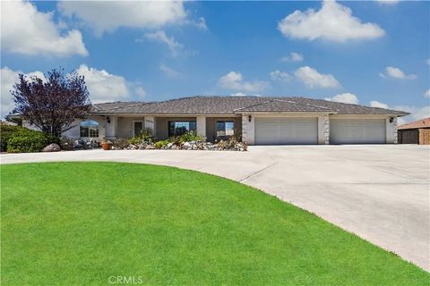 Tiny photo for 12846 Quail Vista, Apple Valley, CA 92308 (MLS # DW25244231)