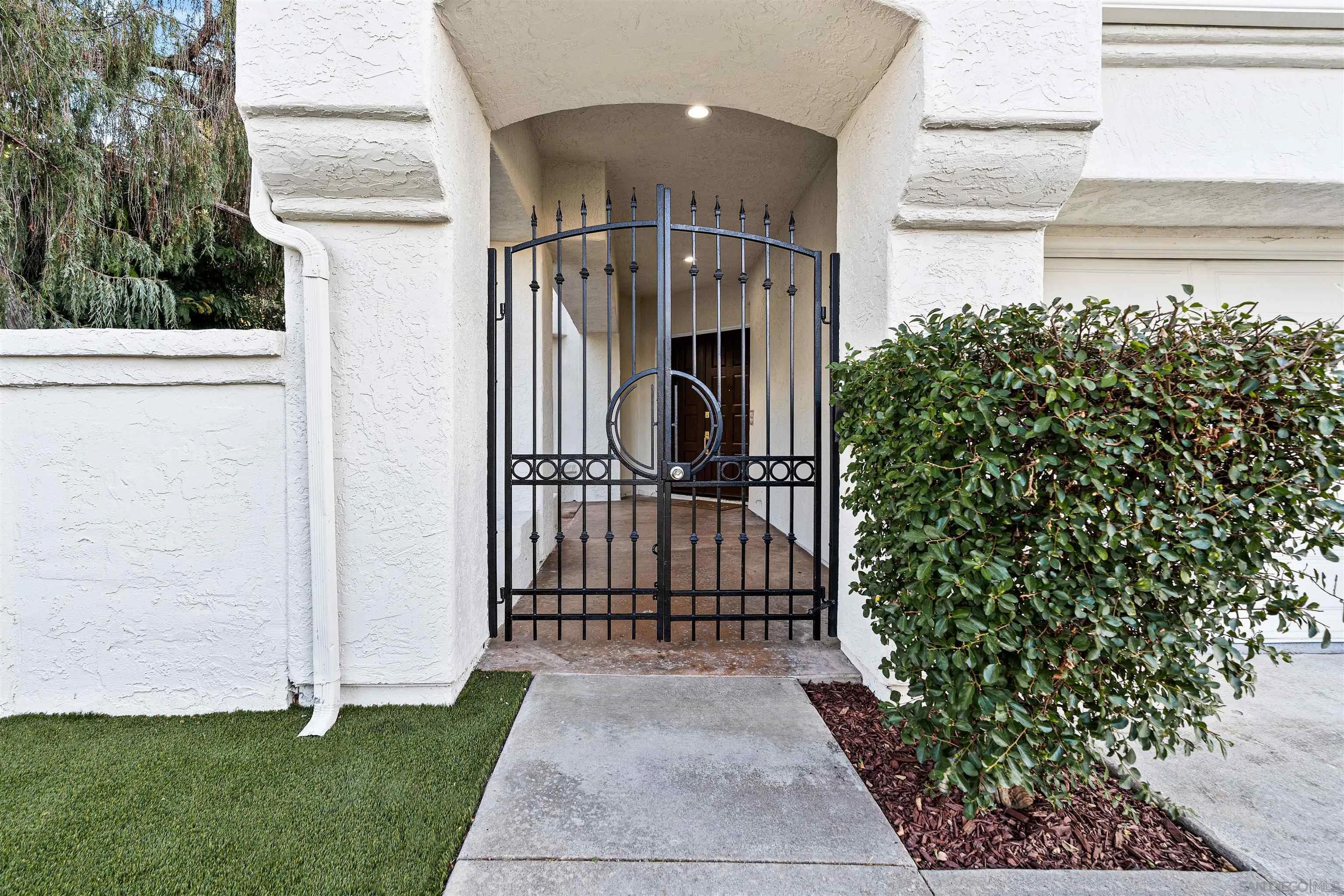 4943 Marin Dr