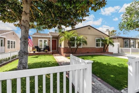 Photo of 329 E 19th St, Costa Mesa, CA 92627 (MLS # PW26051279)