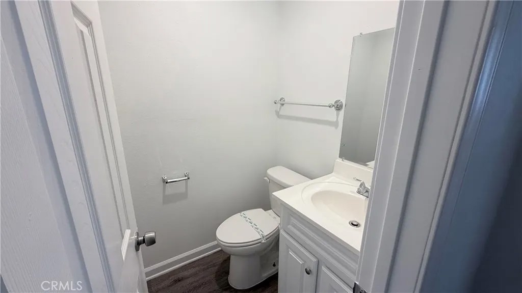 2702 W Maywood