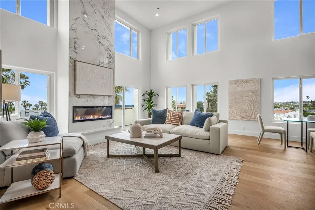 200 S Catalina Avenue 403
