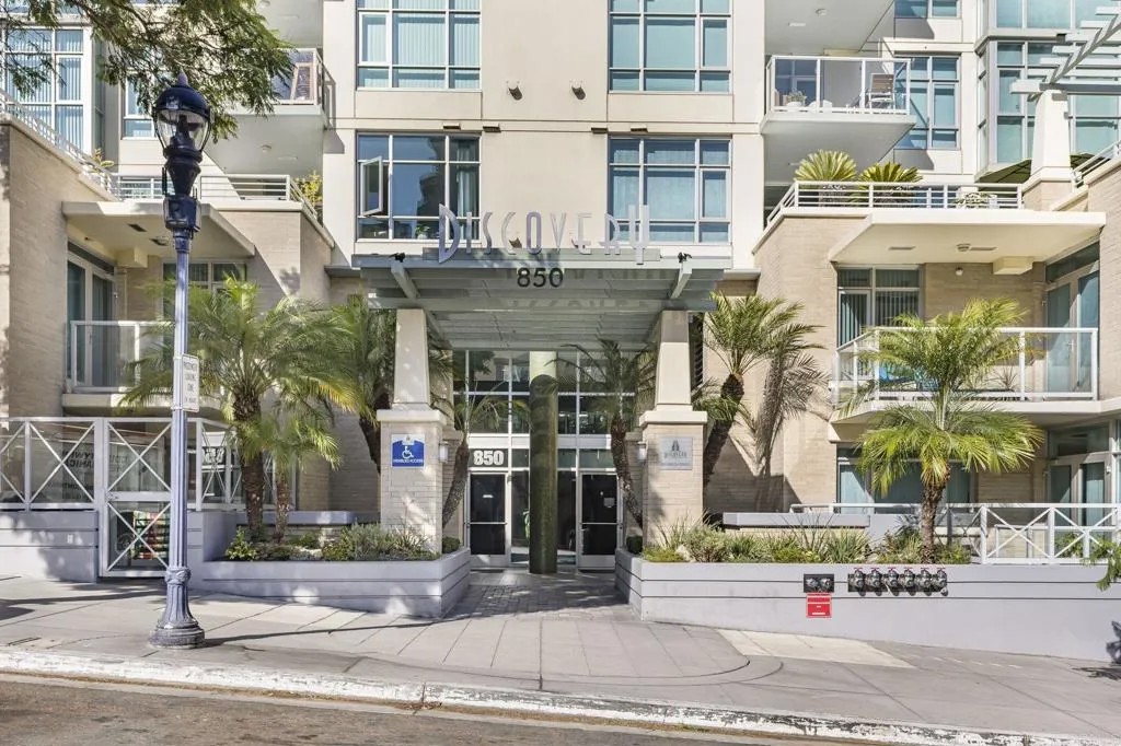 850 Beech Street 808