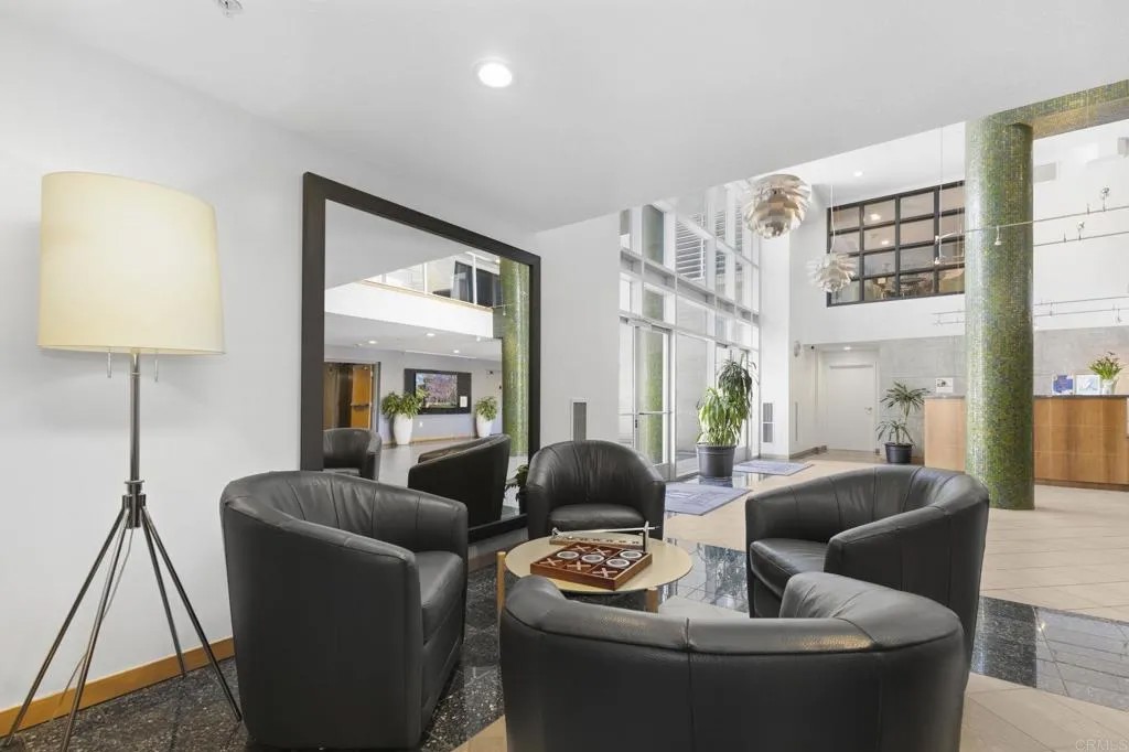 850 Beech Street 808