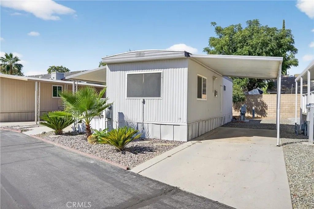 Photo of 655 E Main St #32, San Jacinto, CA 92583 (MLS # SW25217304)