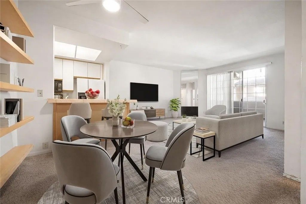 Photo of 5620 Yolanda Avenue #111, Tarzana, CA 91356 (MLS # SR26071109)