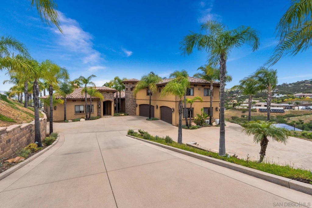 Photo of 208 Alicia Way, Alpine, CA 91901 (MLS # 260019420)