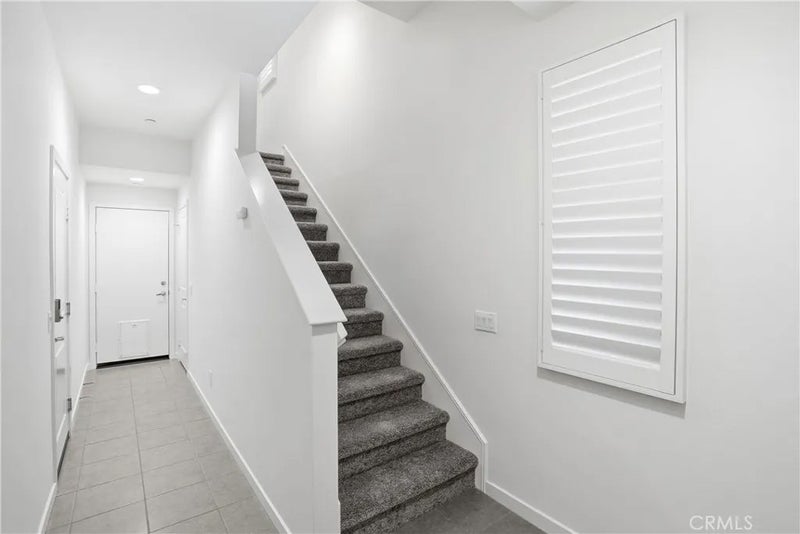 310 N Bellarose Way