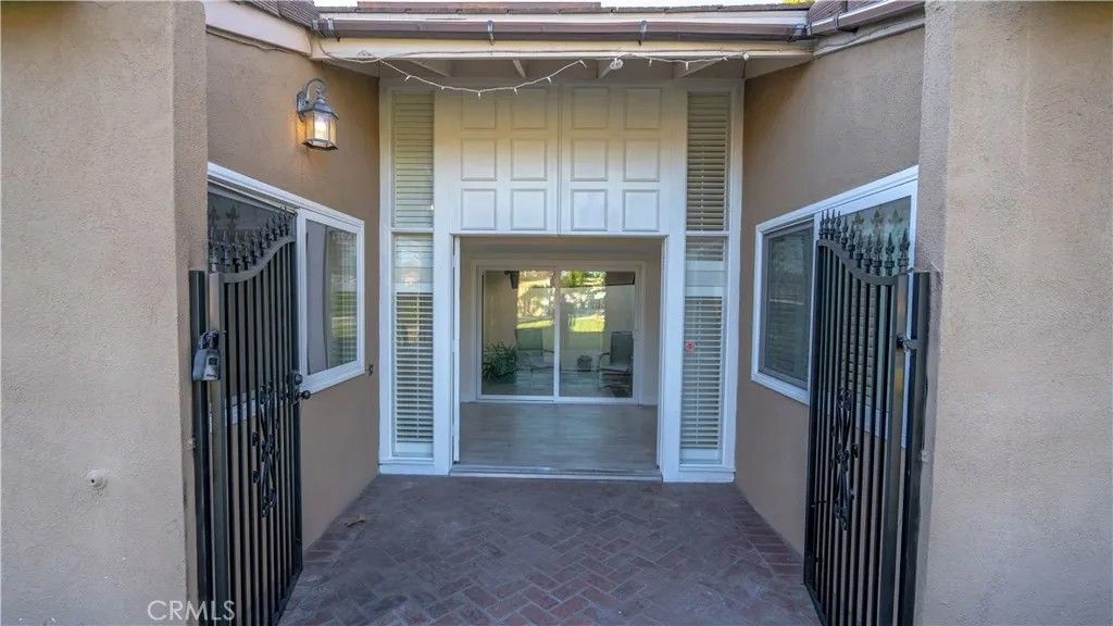 Photo of 1185 Mountain Gate, Upland, CA 91786 (MLS # AR26033126)