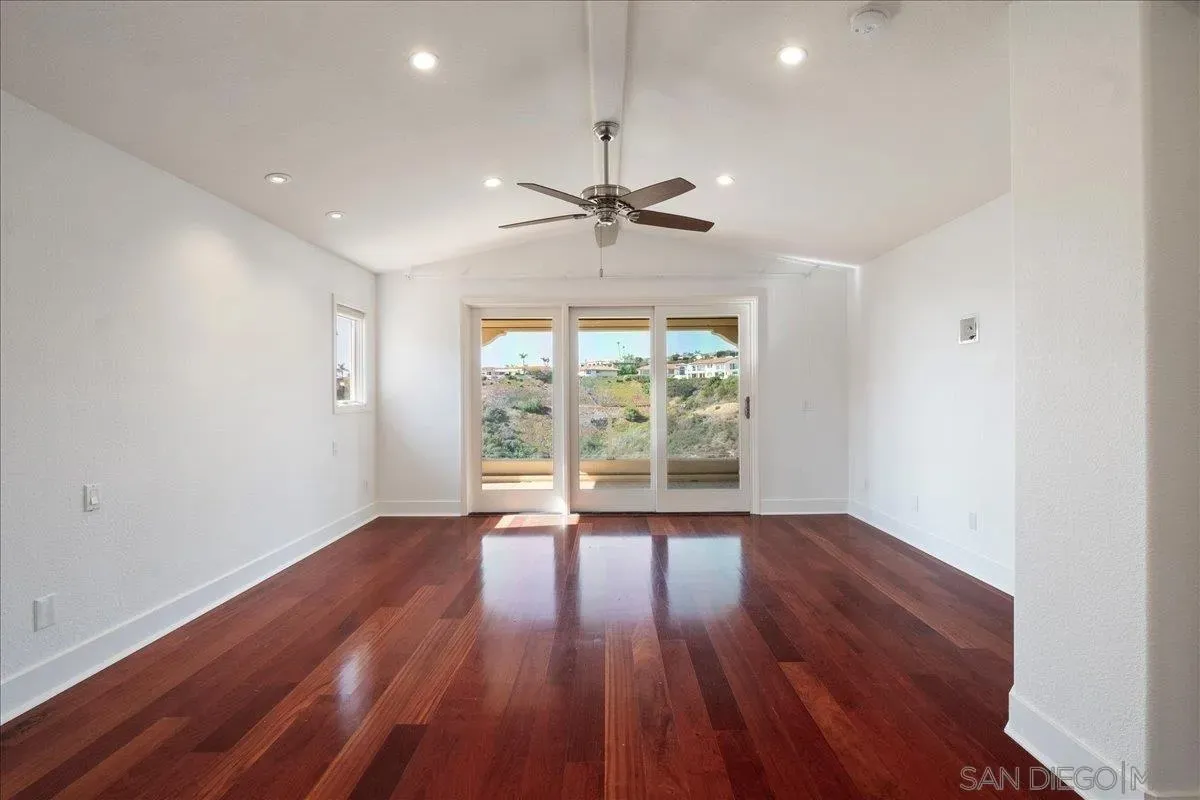 La Jolla, California 92037, United States, 3 Bedrooms Bedrooms, ,3 BathroomsBathrooms,Residential,Active,238774