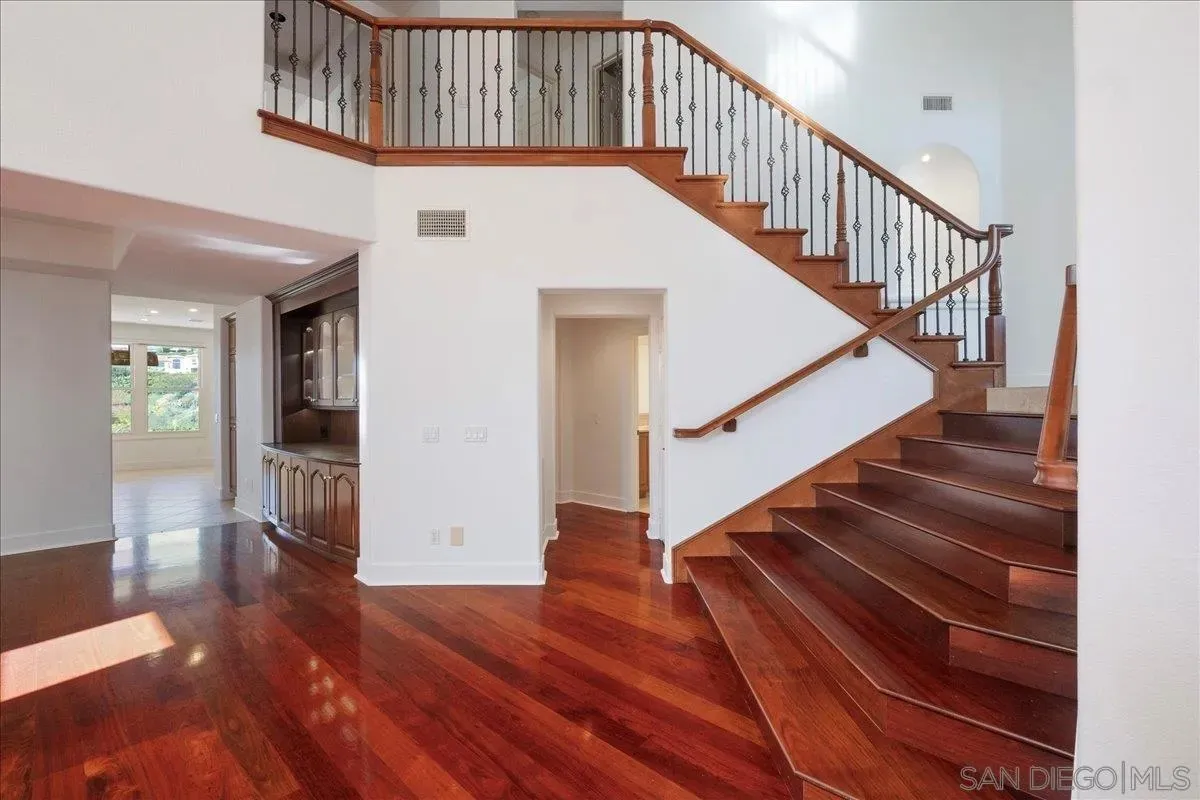 La Jolla, California 92037, United States, 3 Bedrooms Bedrooms, ,3 BathroomsBathrooms,Residential,Active,238774