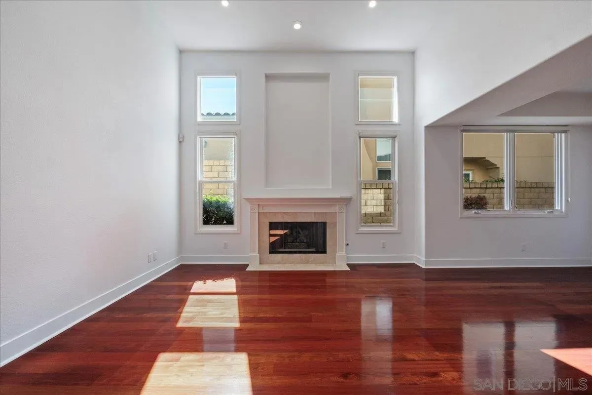 La Jolla, California 92037, United States, 3 Bedrooms Bedrooms, ,3 BathroomsBathrooms,Residential,Active,238774