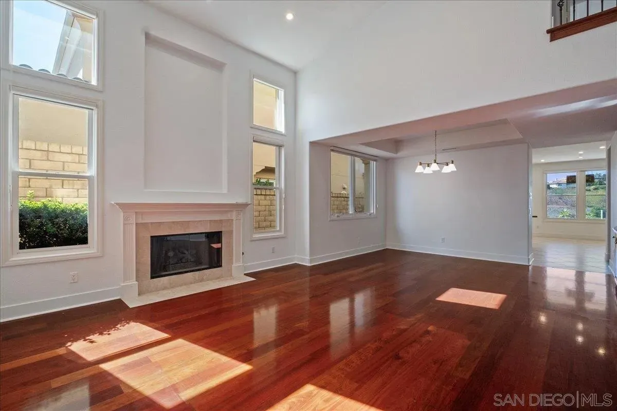 La Jolla, California 92037, United States, 3 Bedrooms Bedrooms, ,3 BathroomsBathrooms,Residential,Active,238774