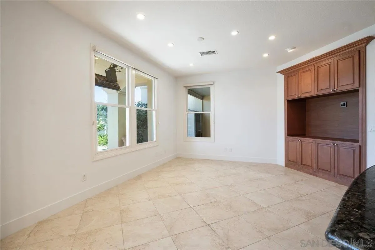 La Jolla, California 92037, United States, 3 Bedrooms Bedrooms, ,3 BathroomsBathrooms,Residential,Active,238774