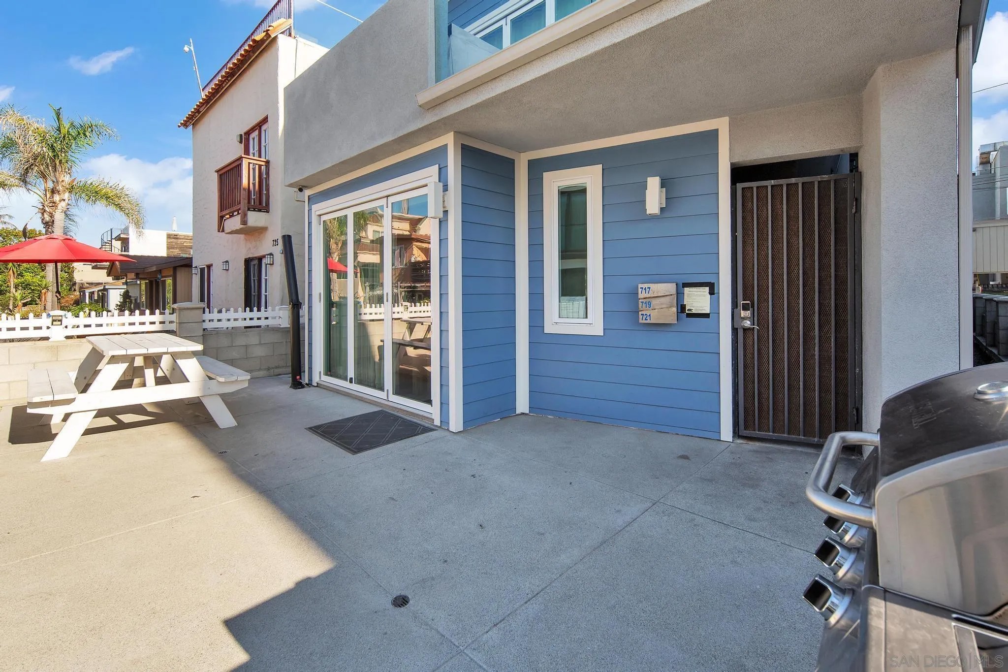 717-721 Island Ct
