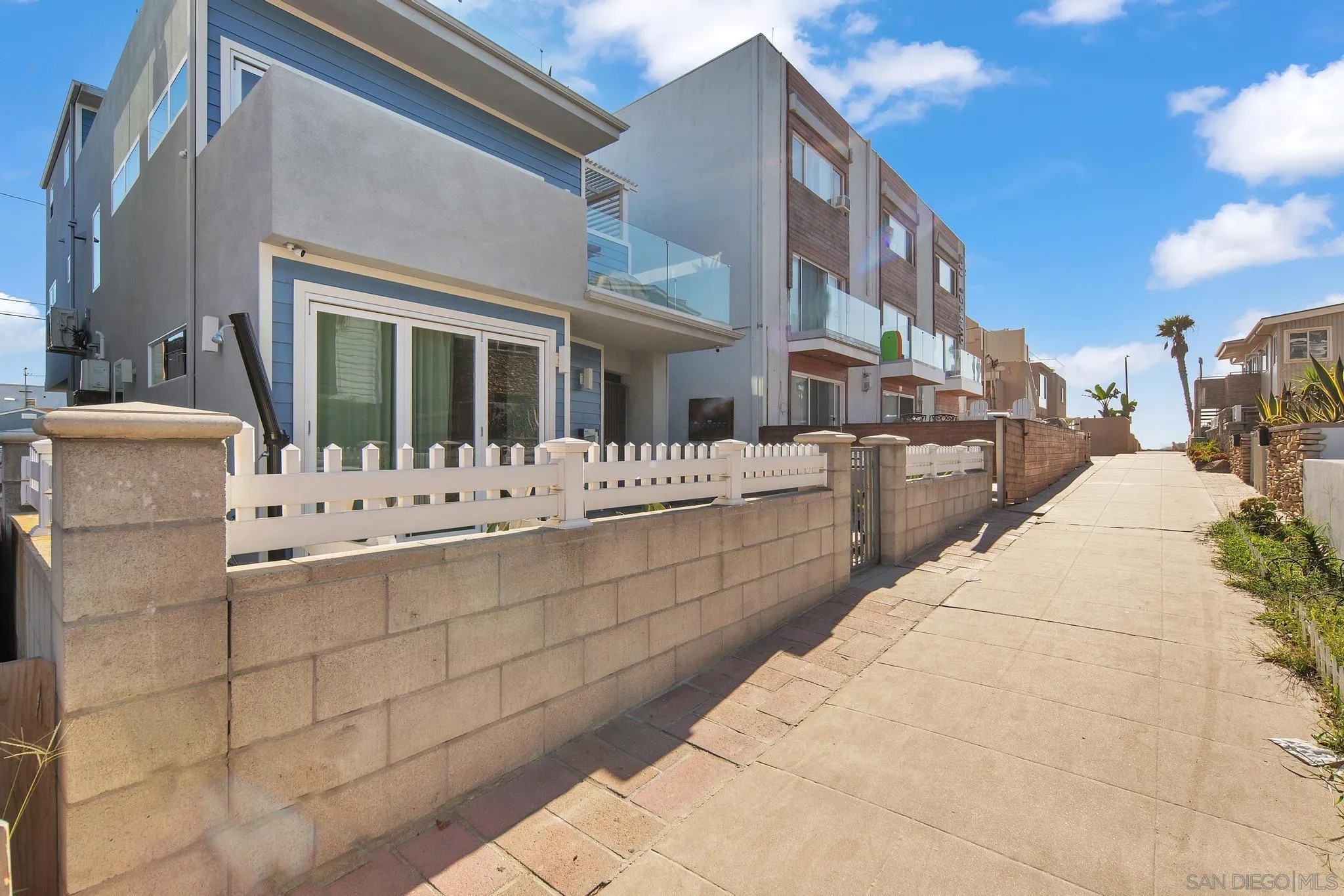 717-721 Island Ct