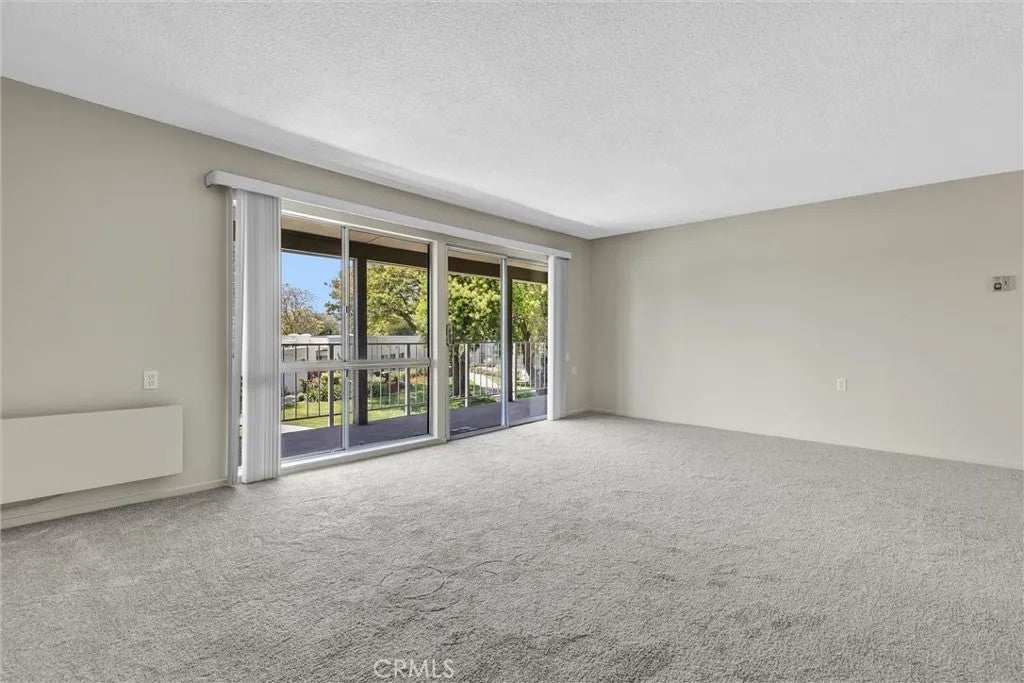 2208 Via Mariposa East Q