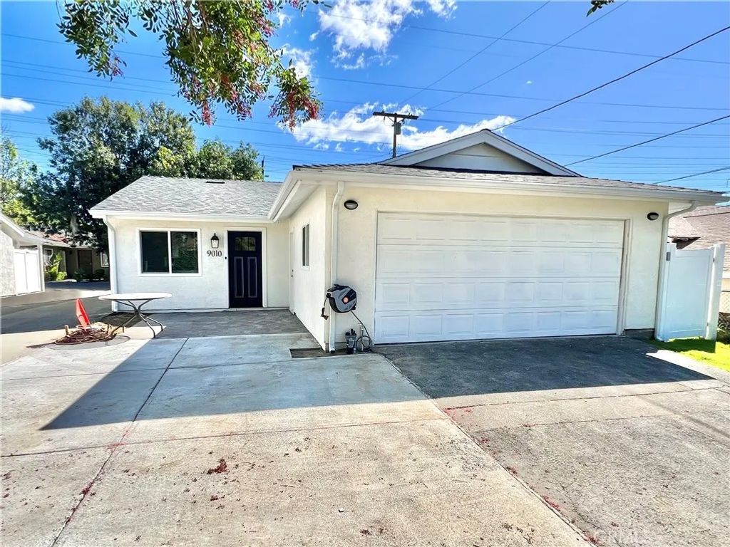 Photo of 9010 wilbur Avenue, Northridge, CA 91325 (MLS # CV26098198)