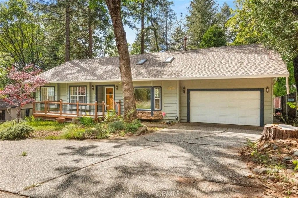 Photo of 14621 Carnegie Rd, Magalia, CA 95954 (MLS # SN26079091)