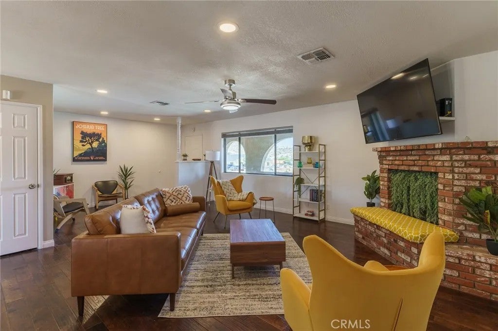 58125 Bonanza Drive