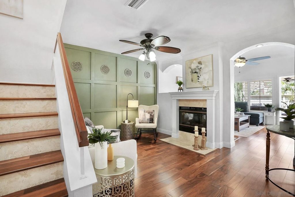 Photo of 731 Edgewater Dr #B, Chula Vista, CA 91913 (MLS # 260010090)