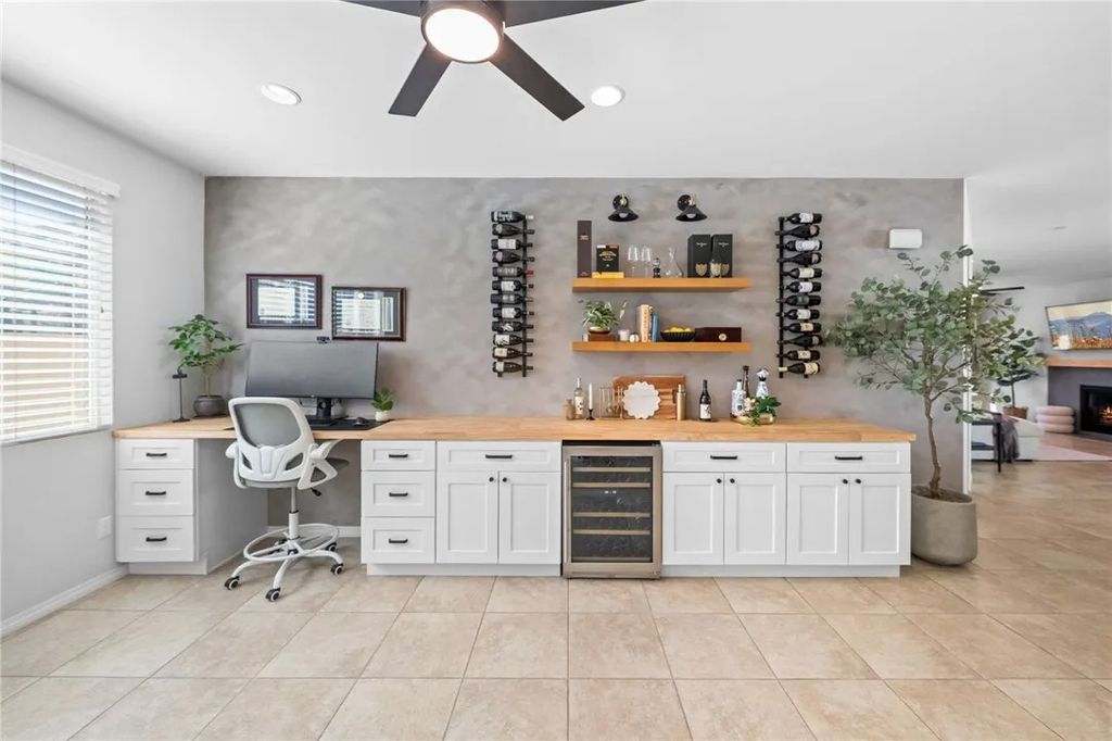 Photo of 37521 Coffeeberry Court, Murrieta, CA 92563 (MLS # SW26039205)