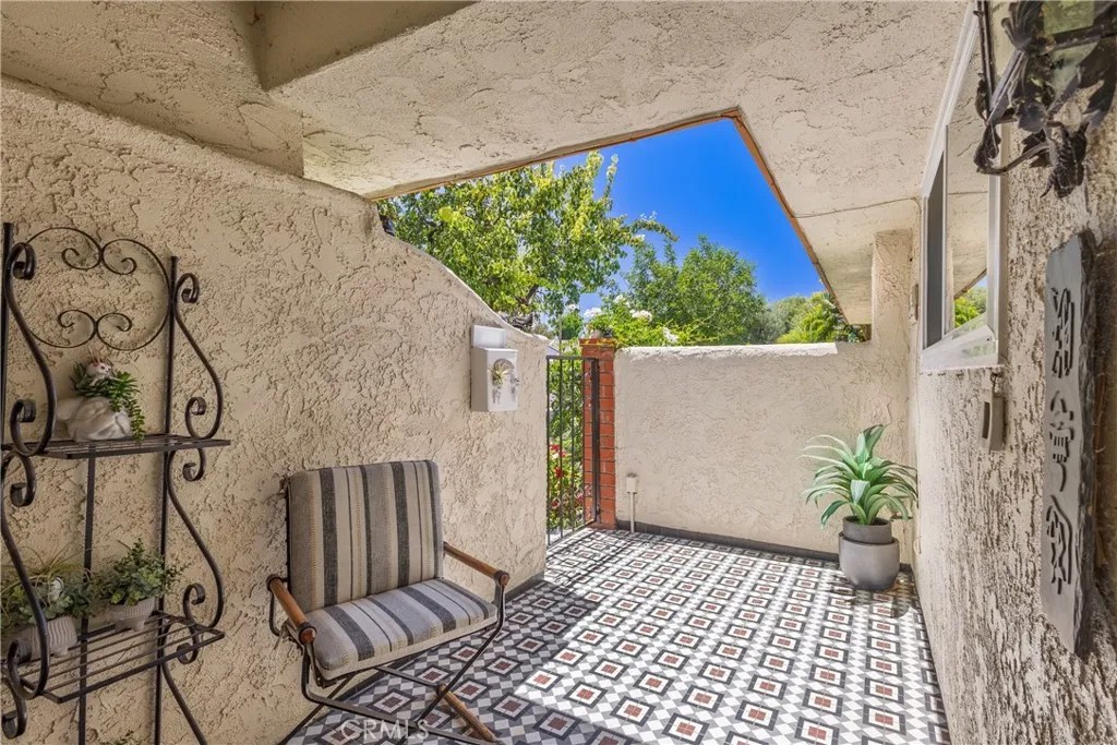 4100 Lake Harbor Lane
