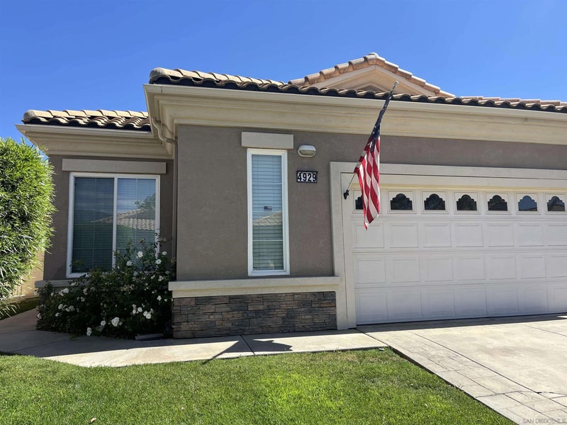 4929 Rolling Hills Avenue