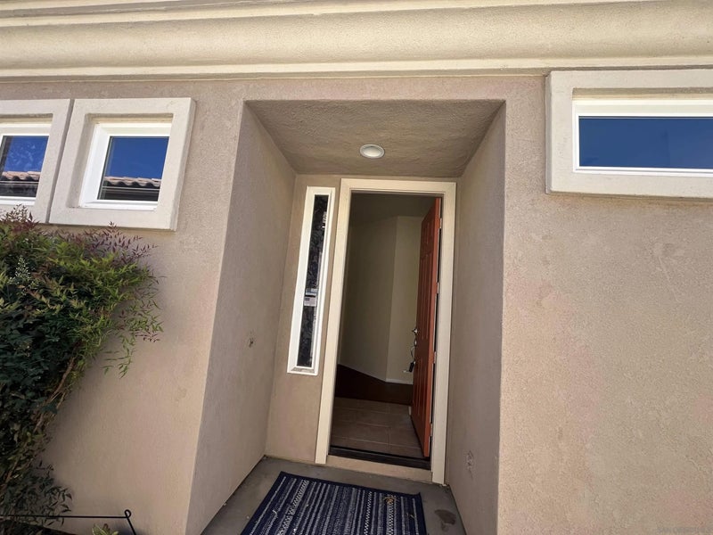 4929 Rolling Hills Avenue